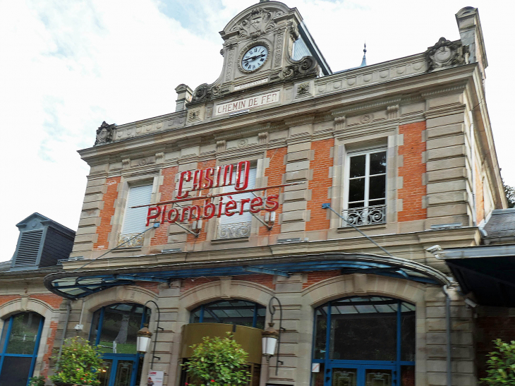 L'ancienne gare transformée en casino - Plombières-les-Bains