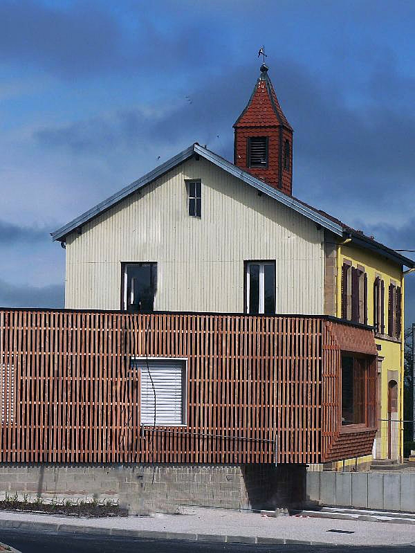 Clocheton sur la mairie car le village est sans église - Sanchey