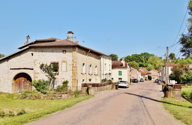 La Commune - Valfroicourt