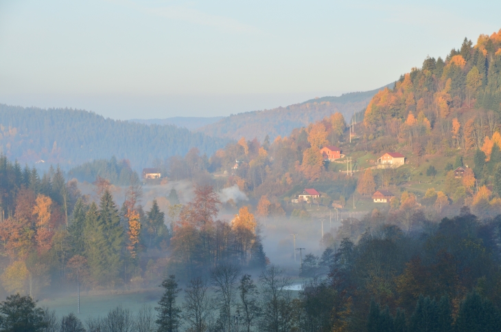 Le Ventron dans la brume par un beau matin d'Automne.