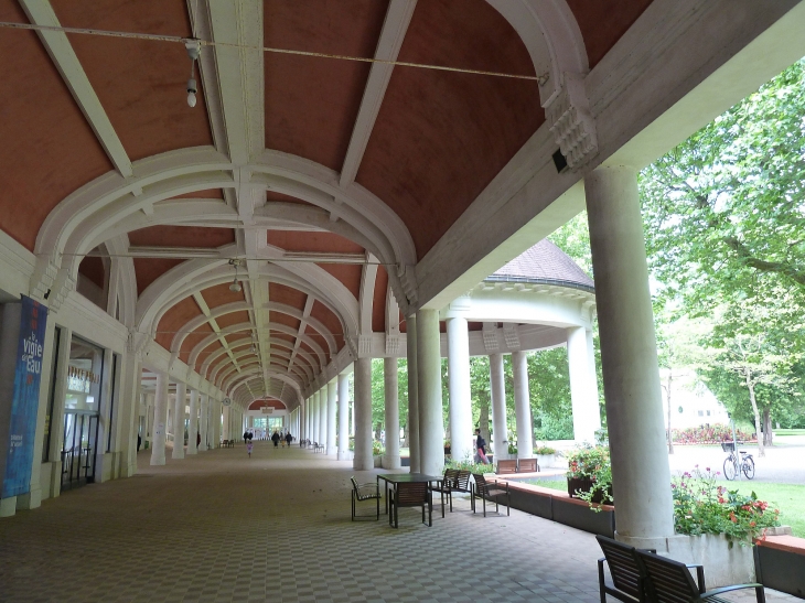 Le parc thermal : la Grande Galerie - Vittel