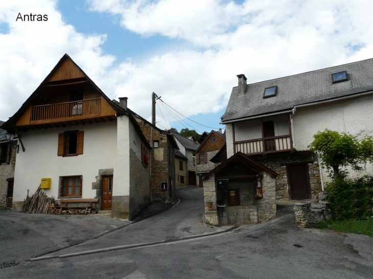 Le village - Antras