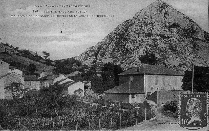 Bedeilhac, vue sur ecole et mairie - Bédeilhac-et-Aynat