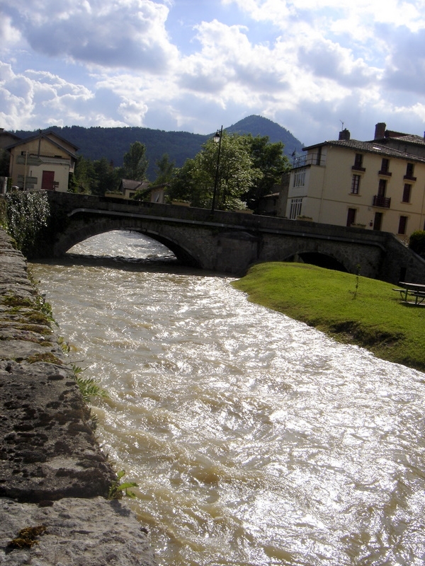 Le pont aprés les orages de juin - Bélesta