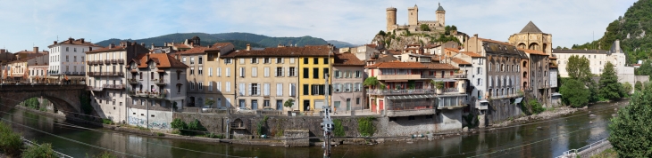 Vue Haute Définition obtenue après assemblage de 30 photos. Pour visionner tous les détails de cette photo, rendez-vous sur mon site à la page suivante : http://www.panosud-360.fr/photos-haute-definition.html - Foix