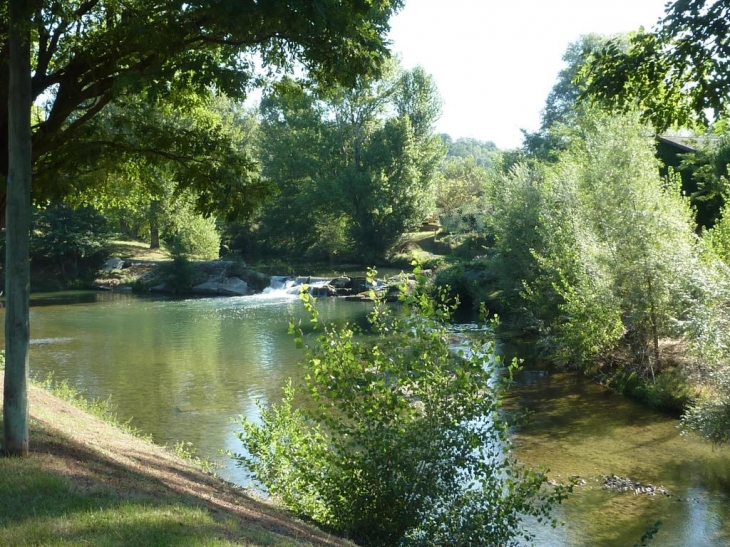 Arize et cascade - La Bastide-de-Besplas