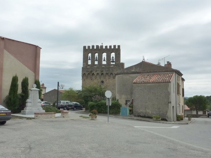 Clocher fortifié de l'église St Blaise - Les Pujols