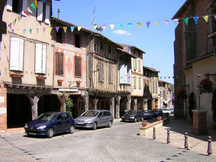 Lézat :  Maisons à colombages - Lézat-sur-Lèze