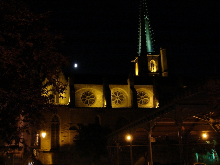 L'Eglise éclairée la nuit - Mirepoix