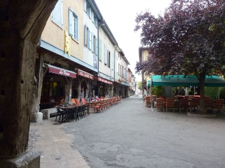 Mirepoix - rue et couverts