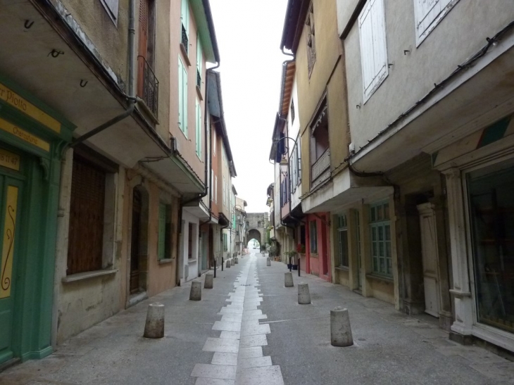 Mirepoix -  rue et porte Avail