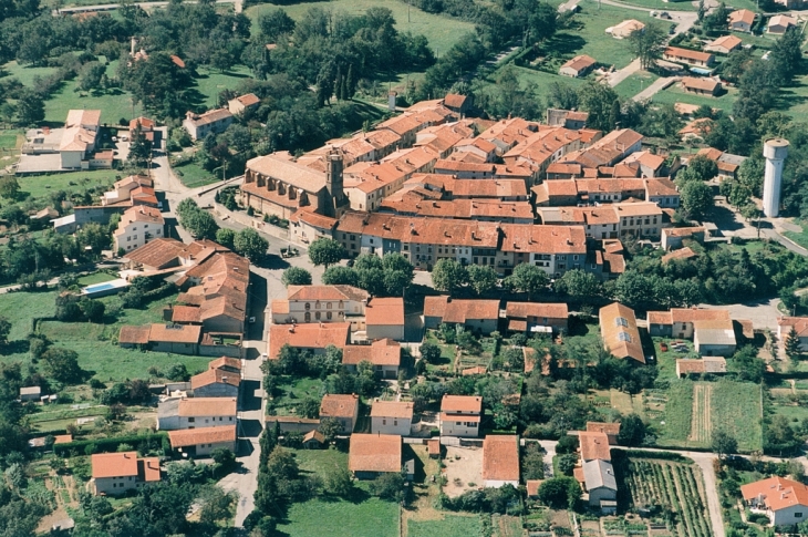 MONTAUT vue aérienne