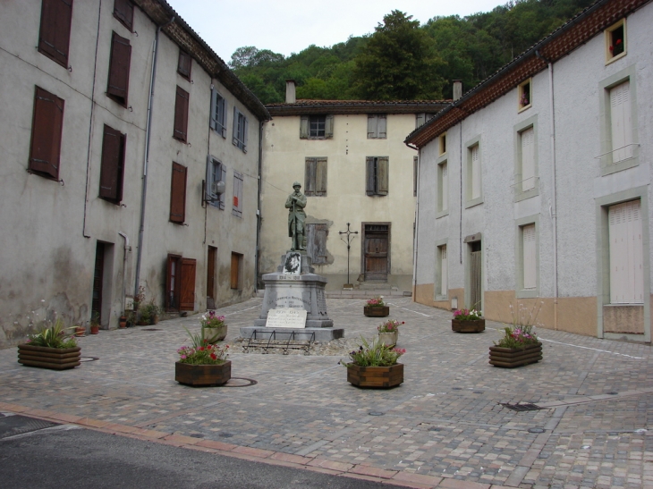 Le Monument aux morts - Montferrier