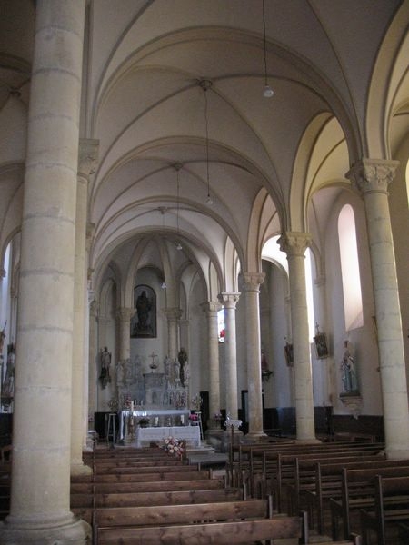 Montjoie : nef de l'église - Montjoie-en-Couserans