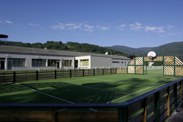 Aire de jeux de l'école - Saint-Paul-de-Jarrat