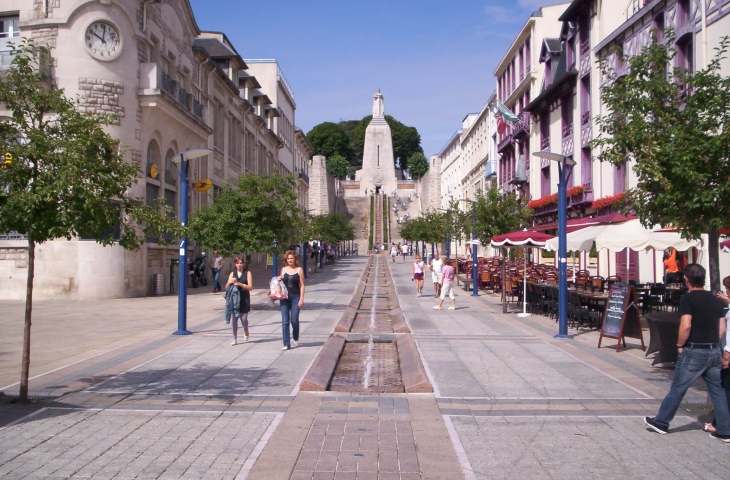 Monument à la victoire et aux soldats de Verdun