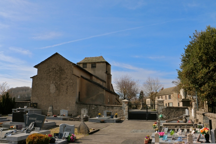 Eglise Notre Dame d'Aurès XIIe siècle. - Arvieu