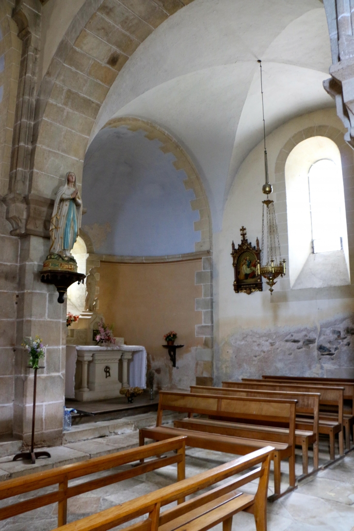 Eglise de Naves d'Aubrac : chapelle latérale sud. - Aurelle-Verlac