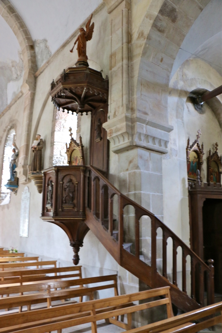 Eglise de Naves d'Aubrac : la chaire à prêcher. - Aurelle-Verlac