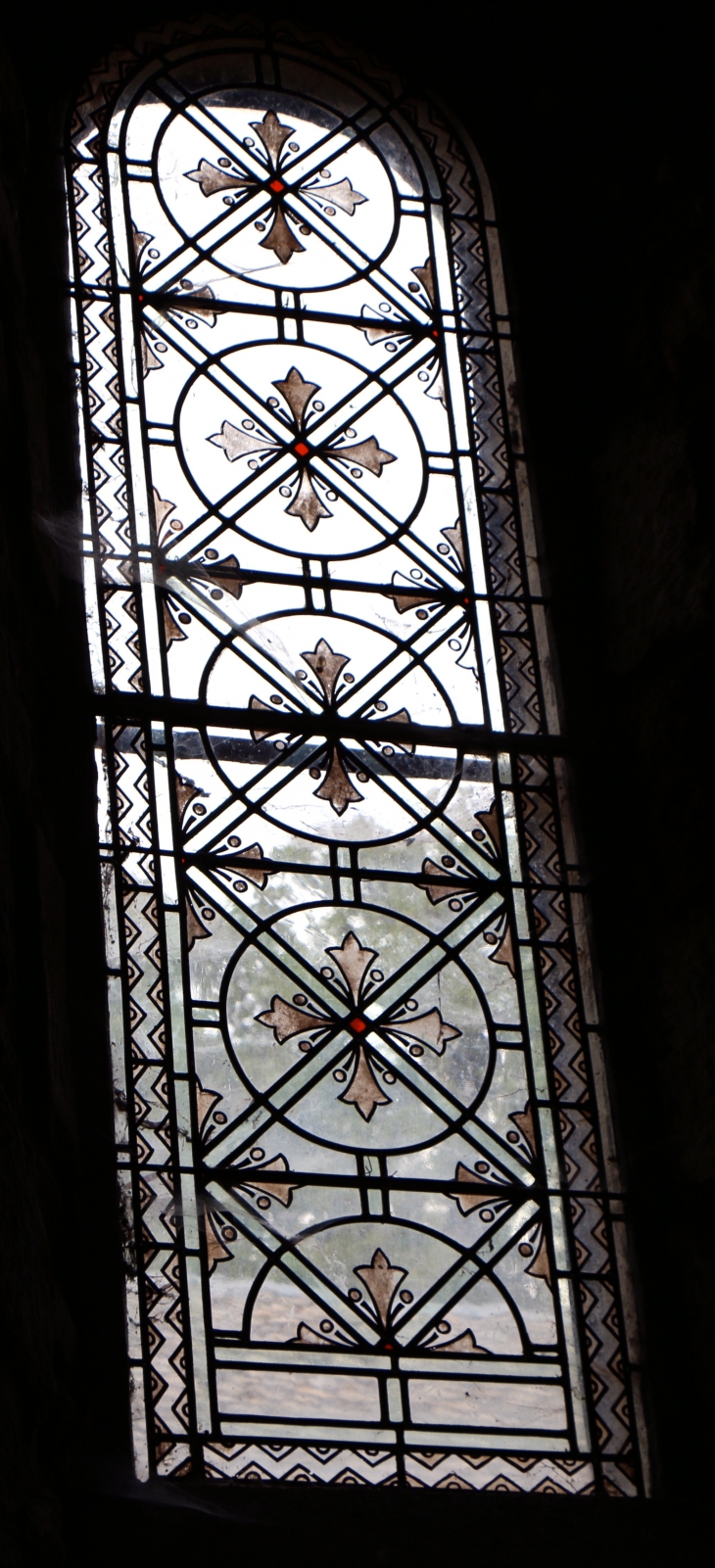 Vitrail de l'église de Naves d'Aubrac. - Aurelle-Verlac