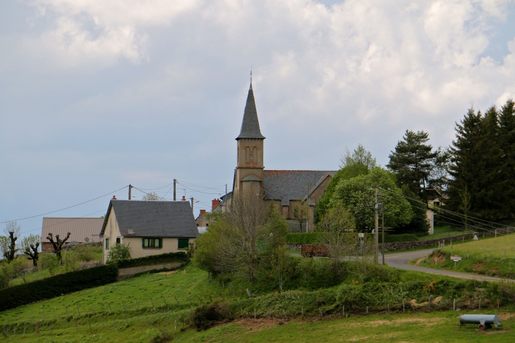 L'entrée du hameau de Vieurals. - Aurelle-Verlac