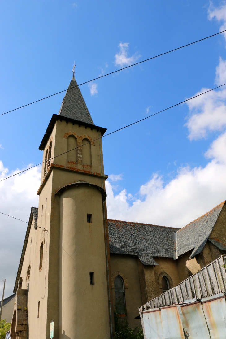 Le clocher de l'église de Vieurals. - Aurelle-Verlac