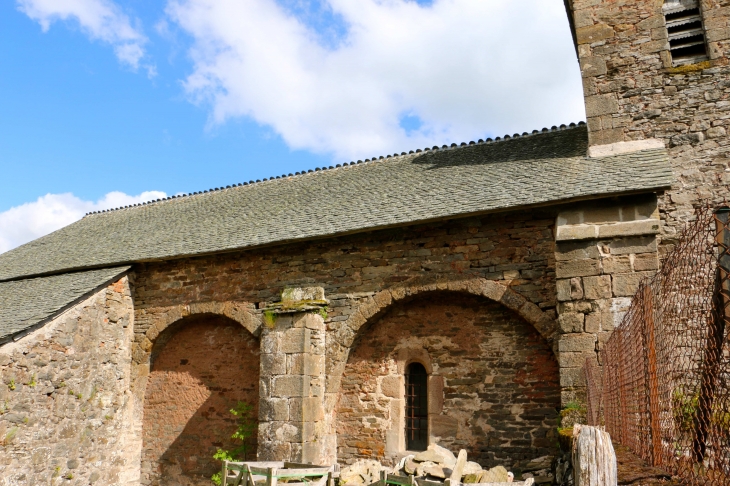 Eglise Saint Jacques de Verlac. - Aurelle-Verlac