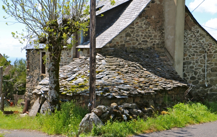 Hameau de Rieuzens. - Aurelle-Verlac