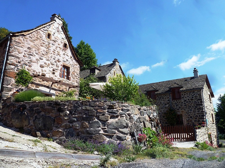 Maisons du village - Aurelle-Verlac