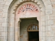 Photo suivante de Aurelle-Verlac Le porche de l'église de Naves d'Aubrac.