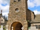 Façade occidentale de l'église Saint Jacques de Verlac, style roman.