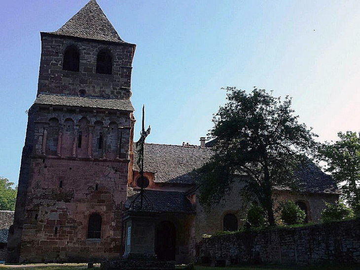 L'église Saint Pierre - Bessuéjouls