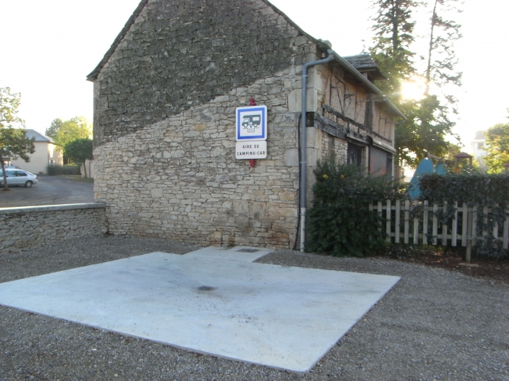 AIRE POUR CAMPING-CAR de BOZOULS