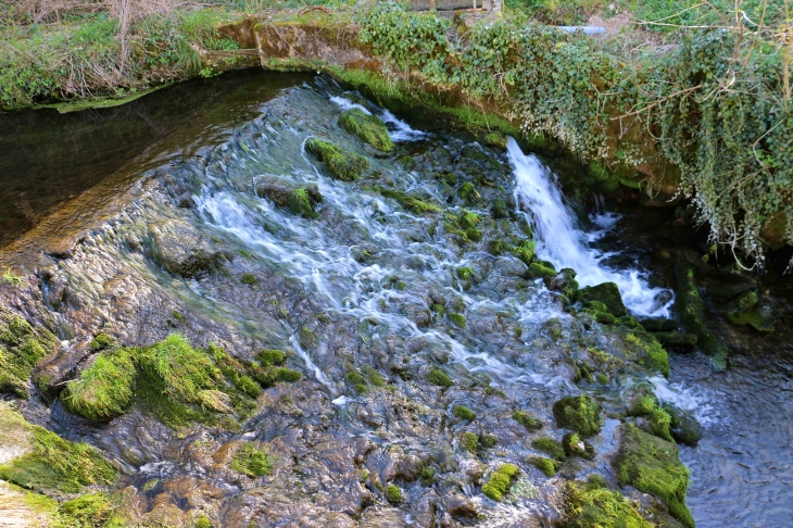 Eau de la source d'Alrance. - Bozouls