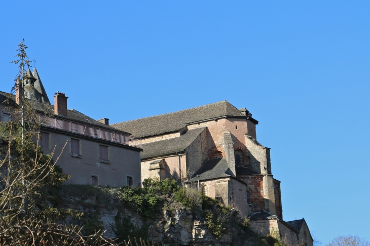 Le chevet de l'église Sainte Fauste. - Bozouls