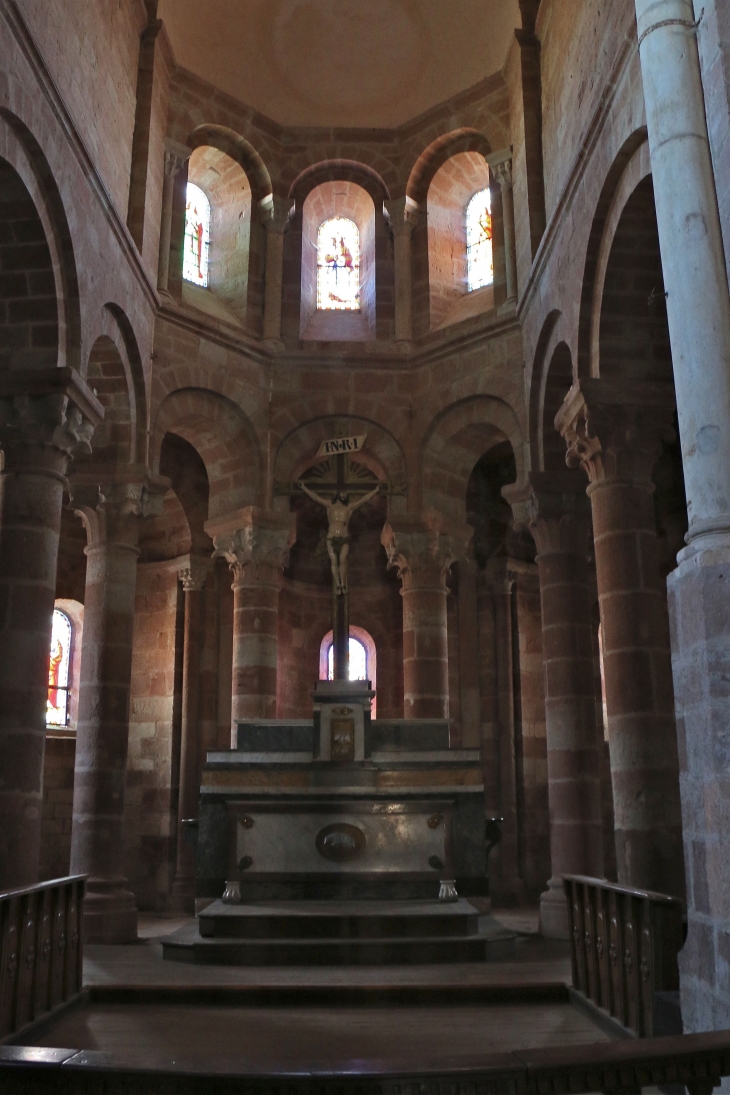 Eglise Sainte Fauste : le choeur. - Bozouls