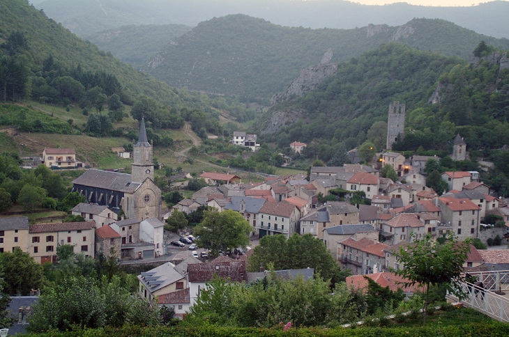 Le village - Brusque