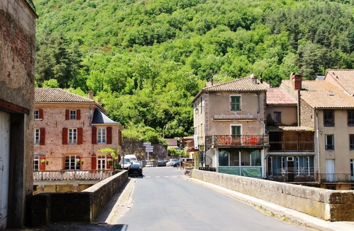 Le Village - Camarès