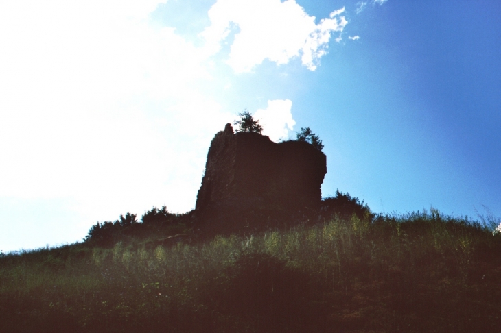 Les ruines en contre jour - Combret