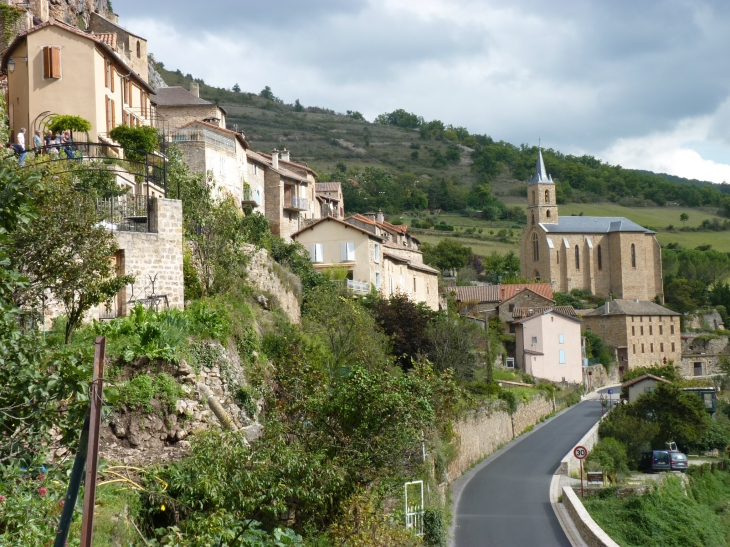 Le village de Peyre  Crédit : André Pommiès - Comprégnac