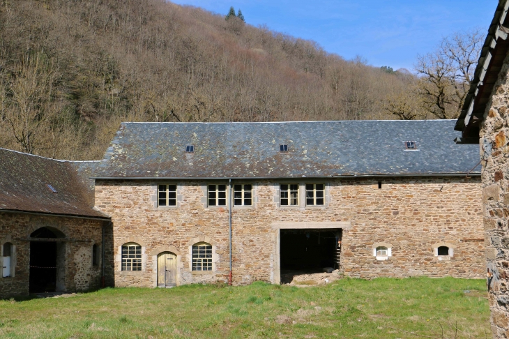 Dépendances de l'Abbaye Notre Damme de Bonnecourt. - Comps-la-Grand-Ville