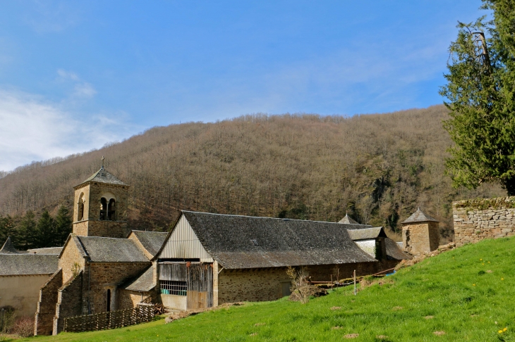 L'abbaye Notre-Dame de Bonnecombe. - Comps-la-Grand-Ville