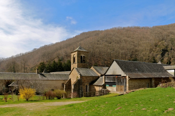 L'abbaye Notre-Dame de Bonnecombe. - Comps-la-Grand-Ville