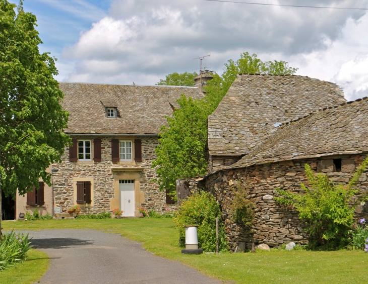 Le hameau d'Aunac. - Condom-d'Aubrac