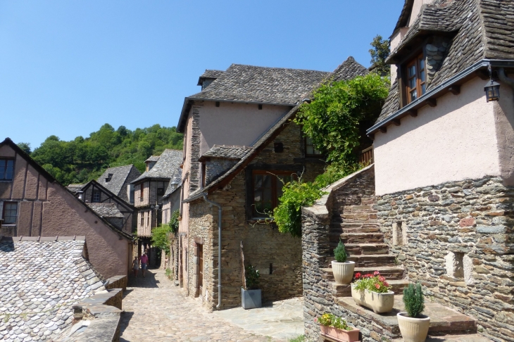  - Conques