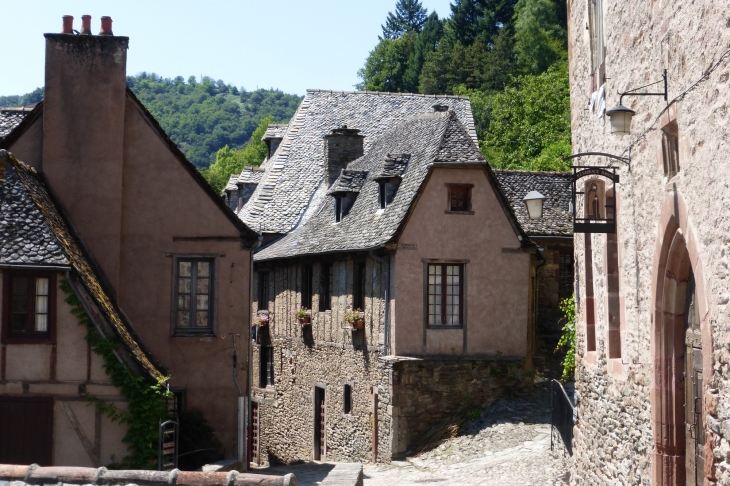  - Conques