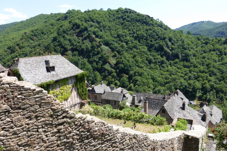  - Conques