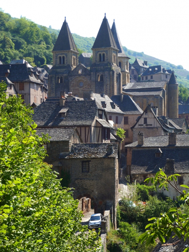  - Conques