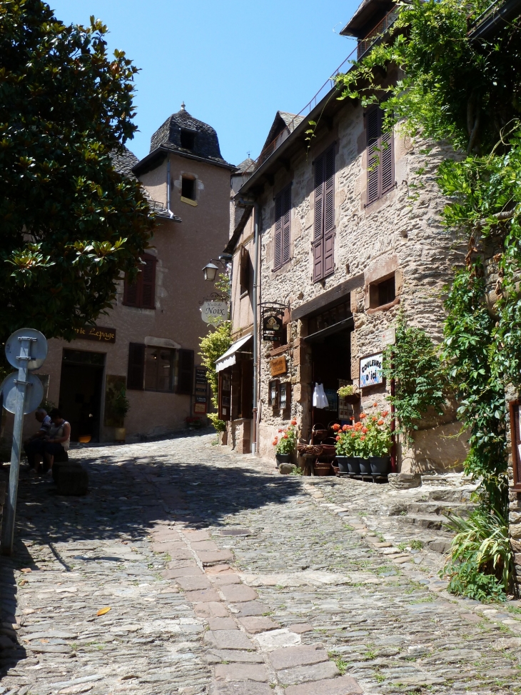  - Conques