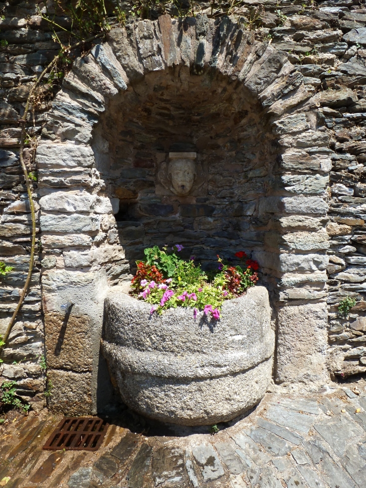  - Conques